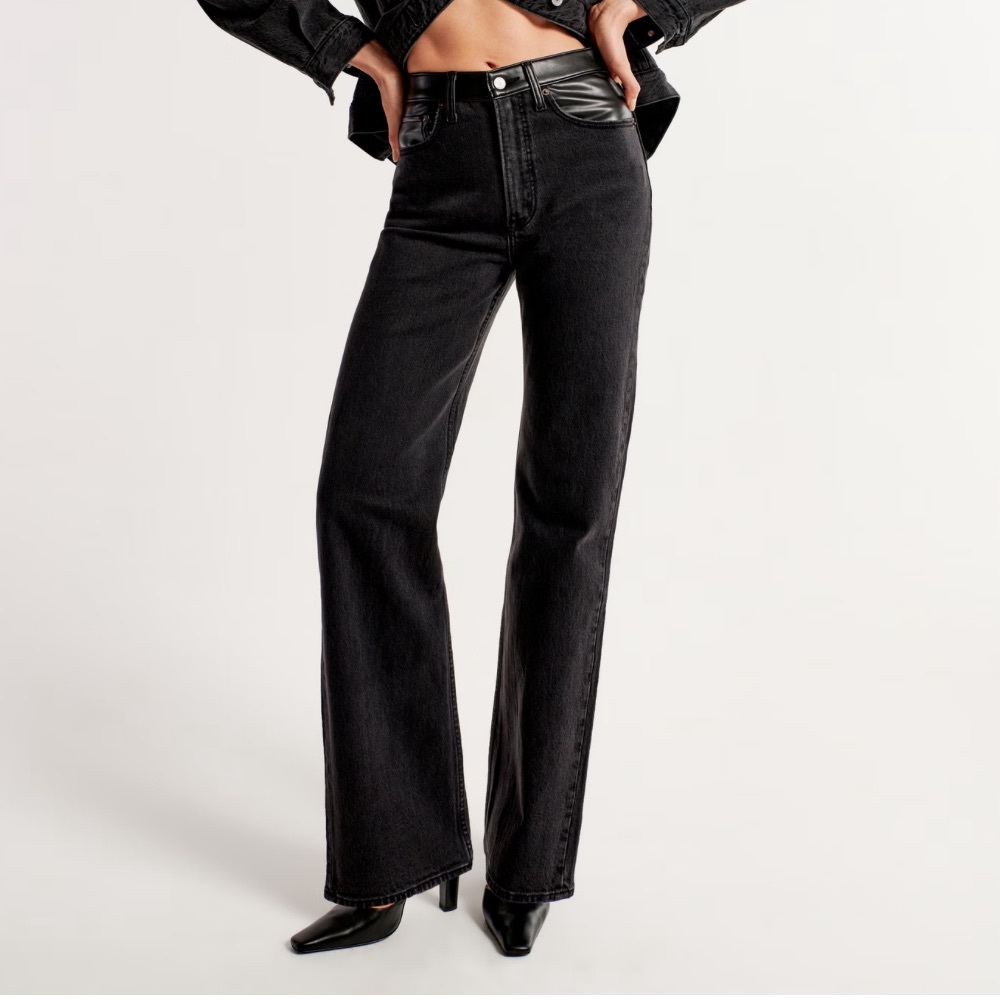 NWT Abercrombie & Fitch Curve Love Ultra High Rise 90s Straight Jean